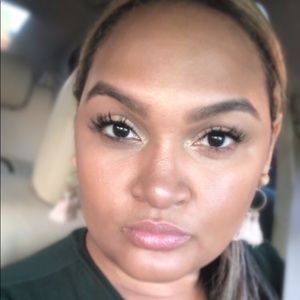 Meet your Posher, Nina